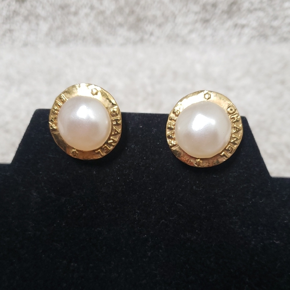 Vintage Chanel Gold and Pearl Clip On Earrings